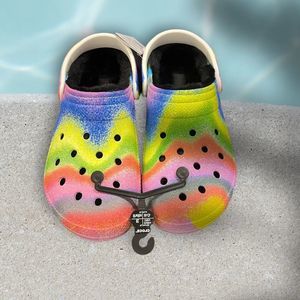 NWT Crocs Lined M 10 W 12 Clogs Spray Dye Multicolor Toasty Warm